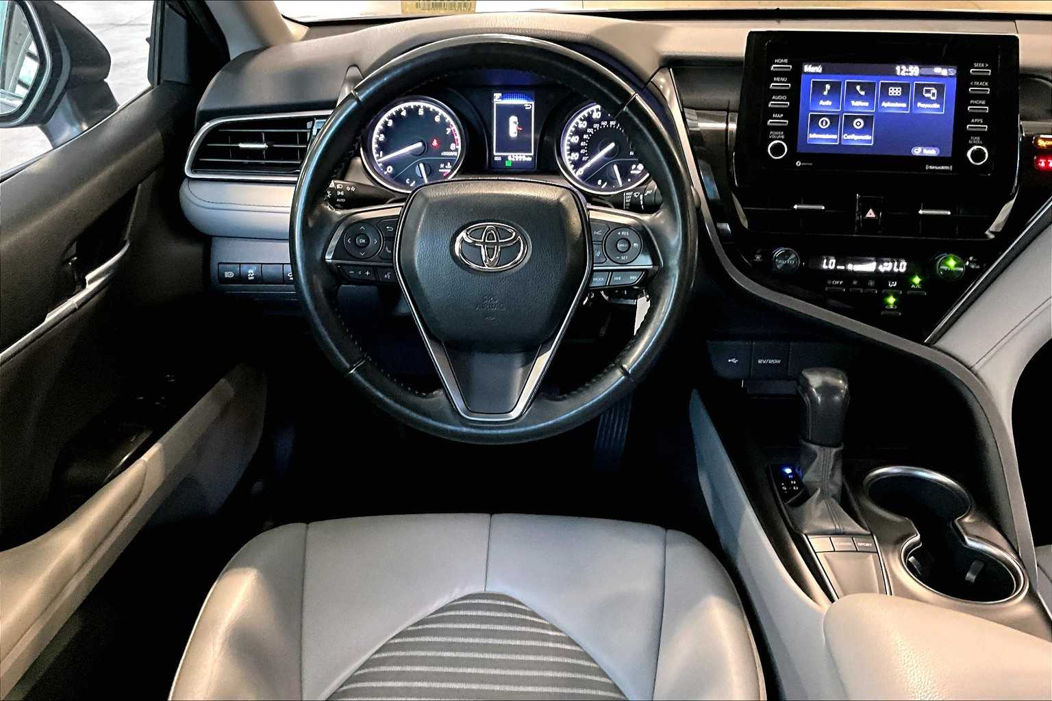 2023 Toyota Camry SE - Photo 17