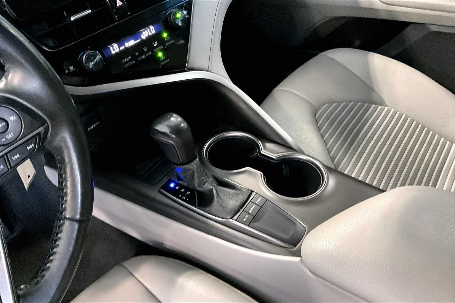 2023 Toyota Camry SE - Photo 20