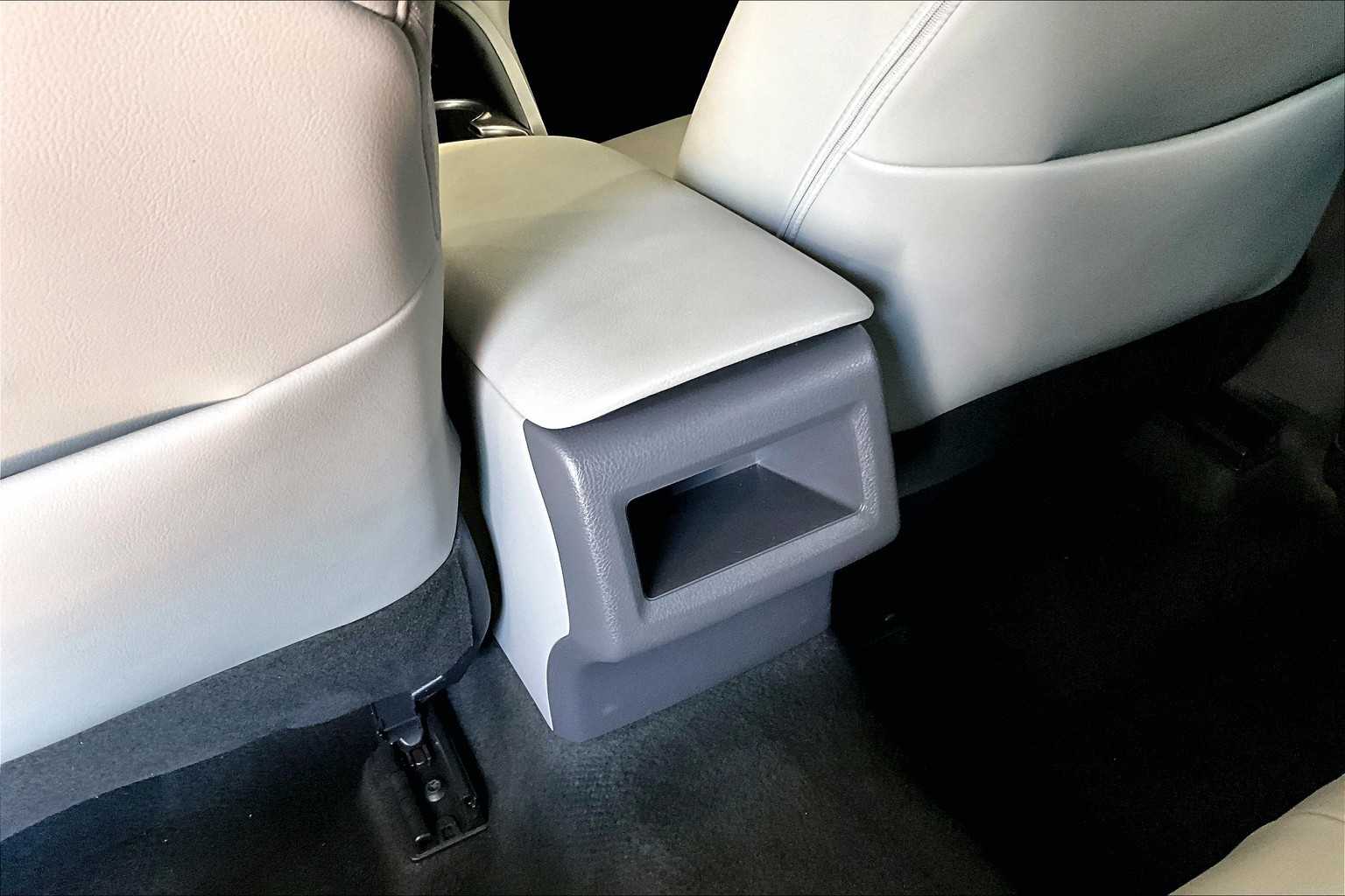 2023 Toyota Camry SE - Photo 28