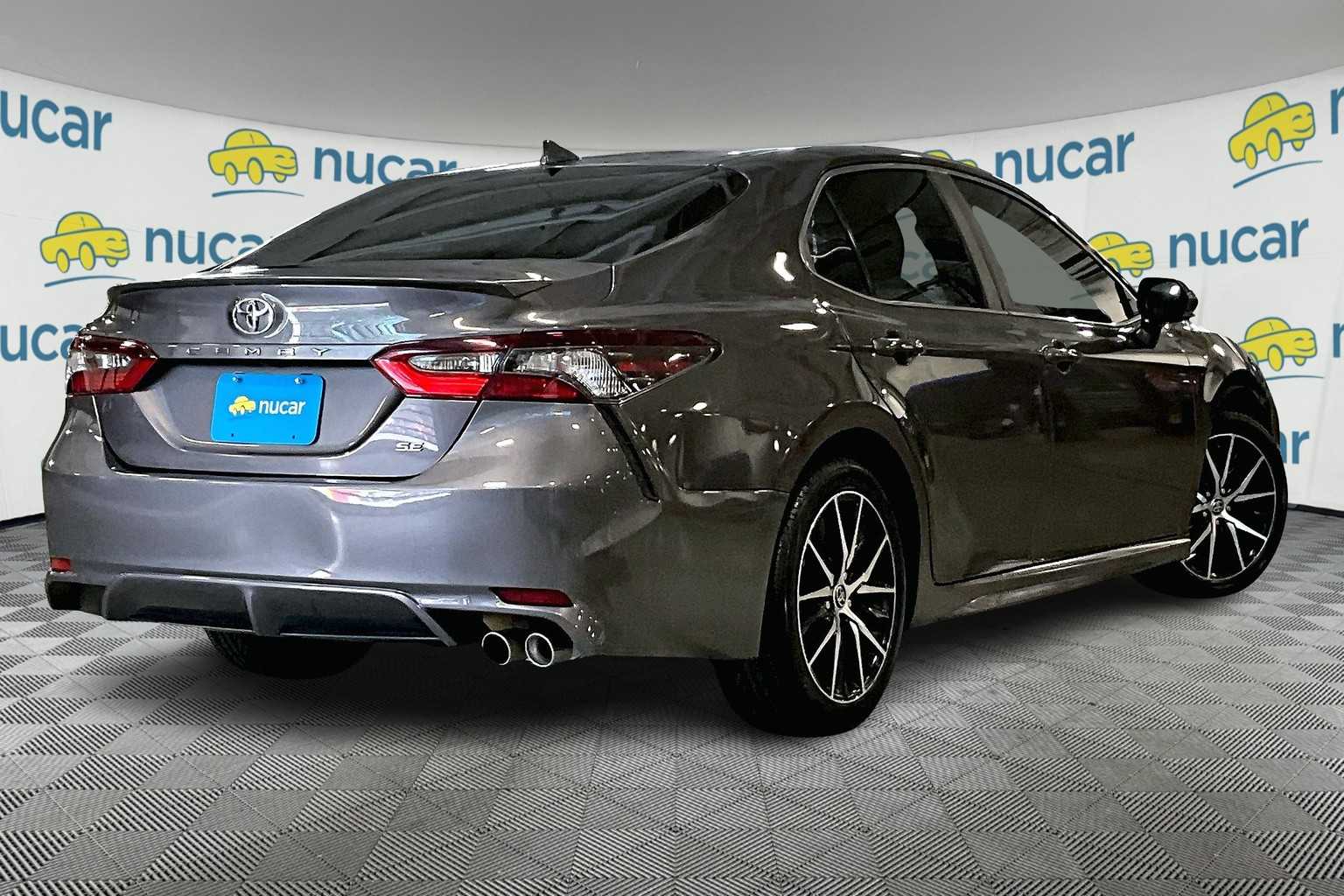 2023 Toyota Camry SE - Photo 6