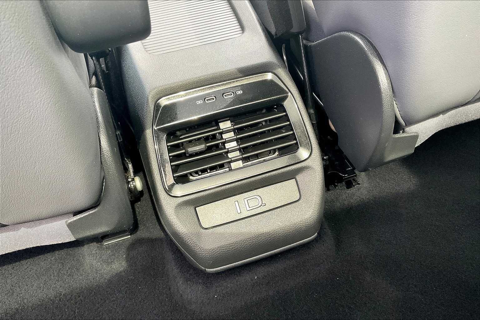 2021 Volkswagen ID.4 Pro S - Photo 27