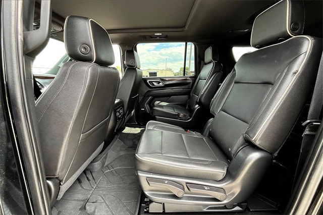 2023 Chevrolet Suburban Premier - Photo 14