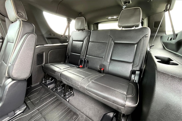 2023 Chevrolet Suburban Premier - Photo 16