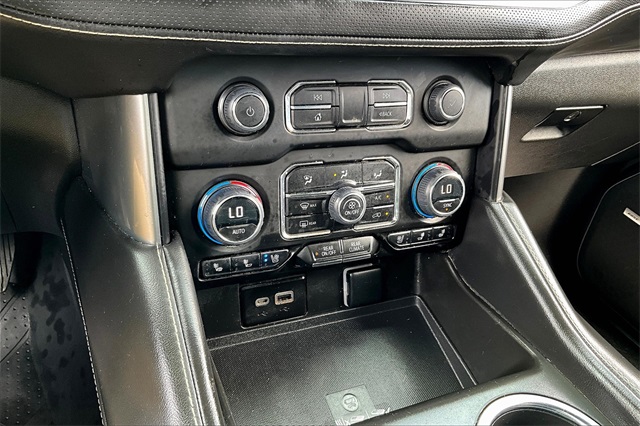 2023 Chevrolet Suburban Premier - Photo 24