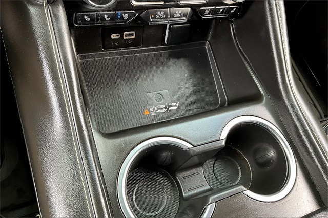 2023 Chevrolet Suburban Premier - Photo 25
