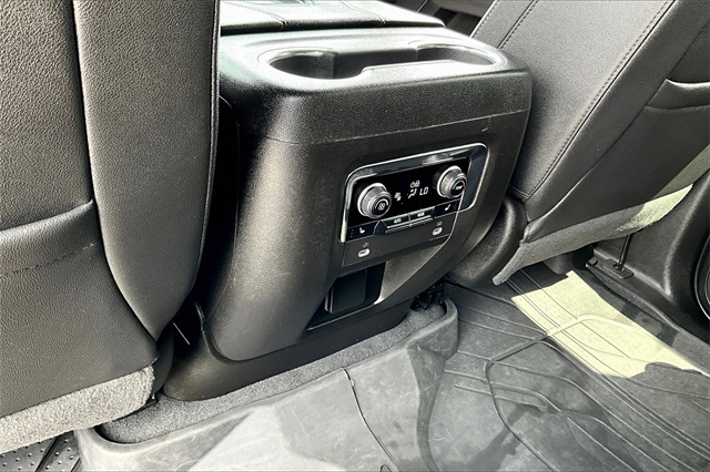 2023 Chevrolet Suburban Premier - Photo 26