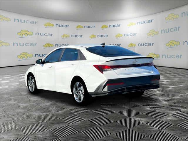 2025 Hyundai Elantra SEL Sport - Photo 11