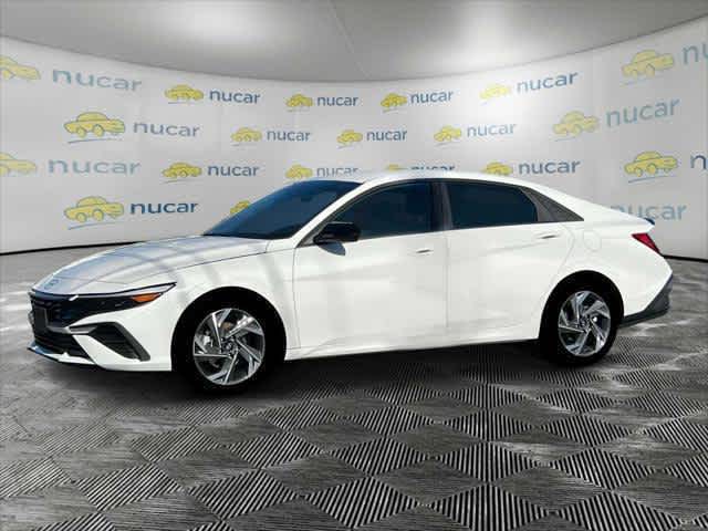 2025 Hyundai Elantra SEL Sport - Photo 8