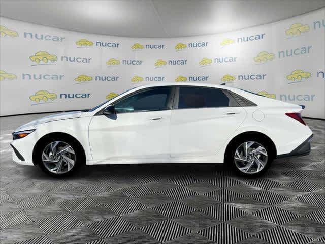 2025 Hyundai Elantra SEL Sport - Photo 9