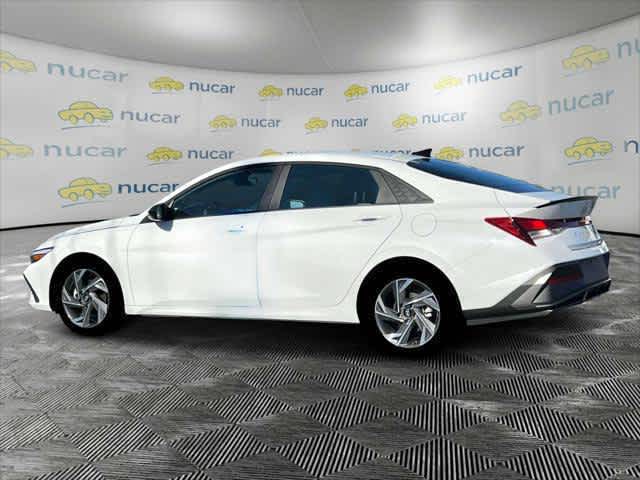 2025 Hyundai Elantra SEL Sport - Photo 10