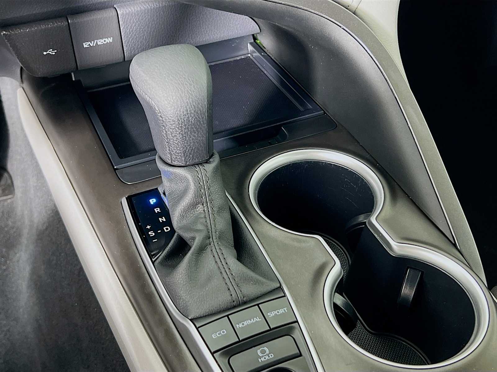 2024 Toyota Camry LE - Photo 16