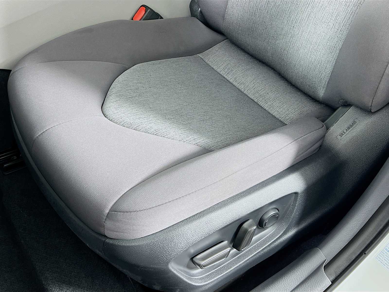 2024 Toyota Camry LE - Photo 19