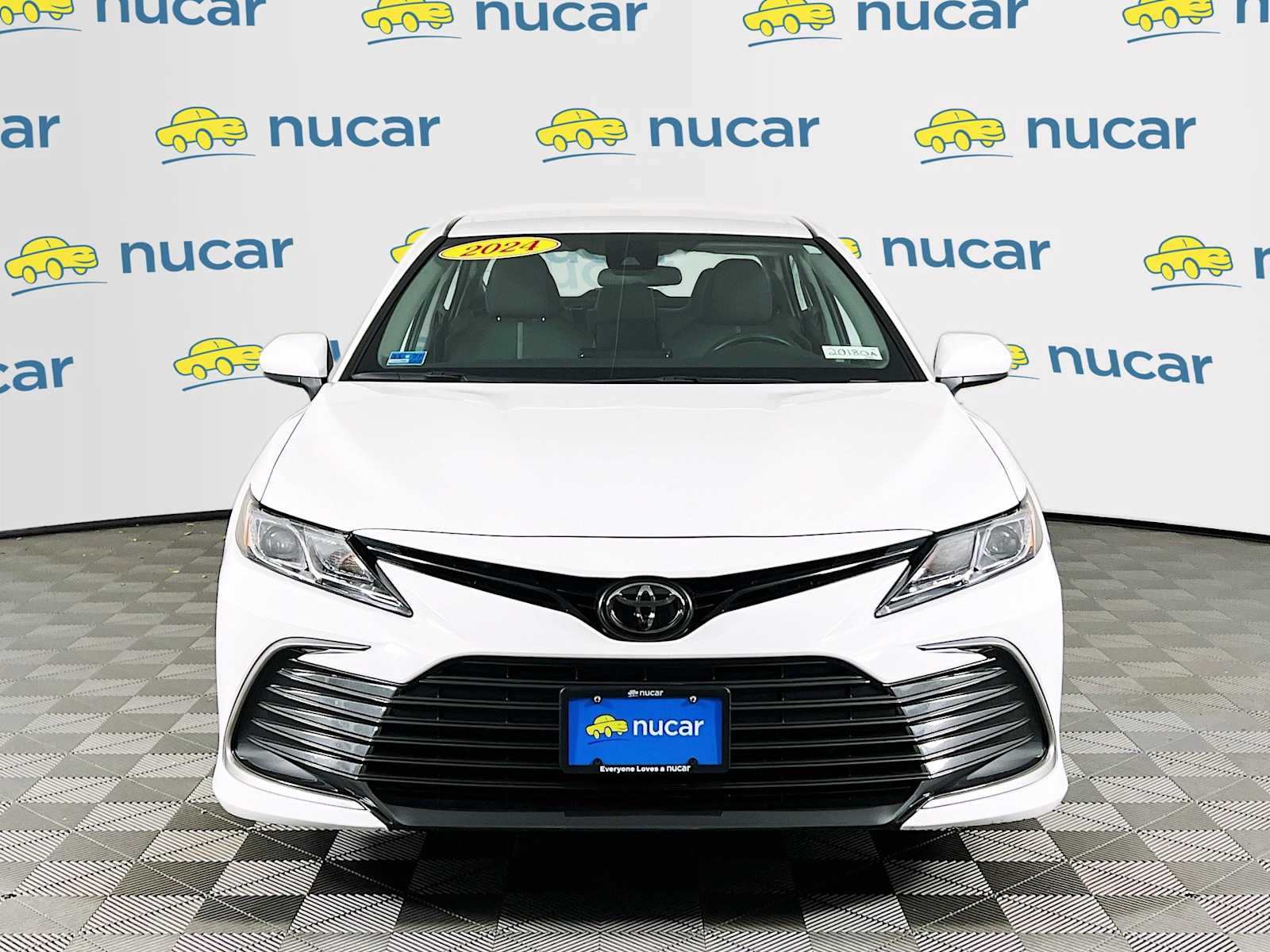 2024 Toyota Camry LE - Photo 2