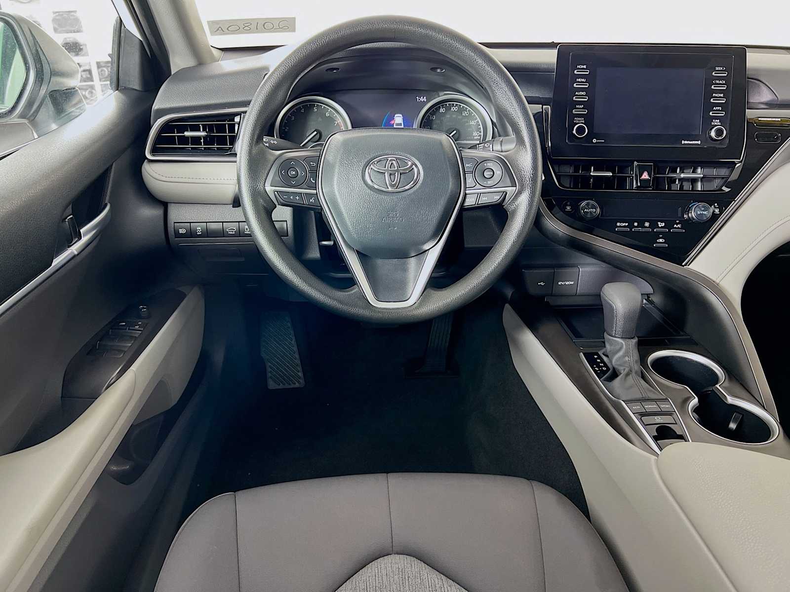 2024 Toyota Camry LE - Photo 21
