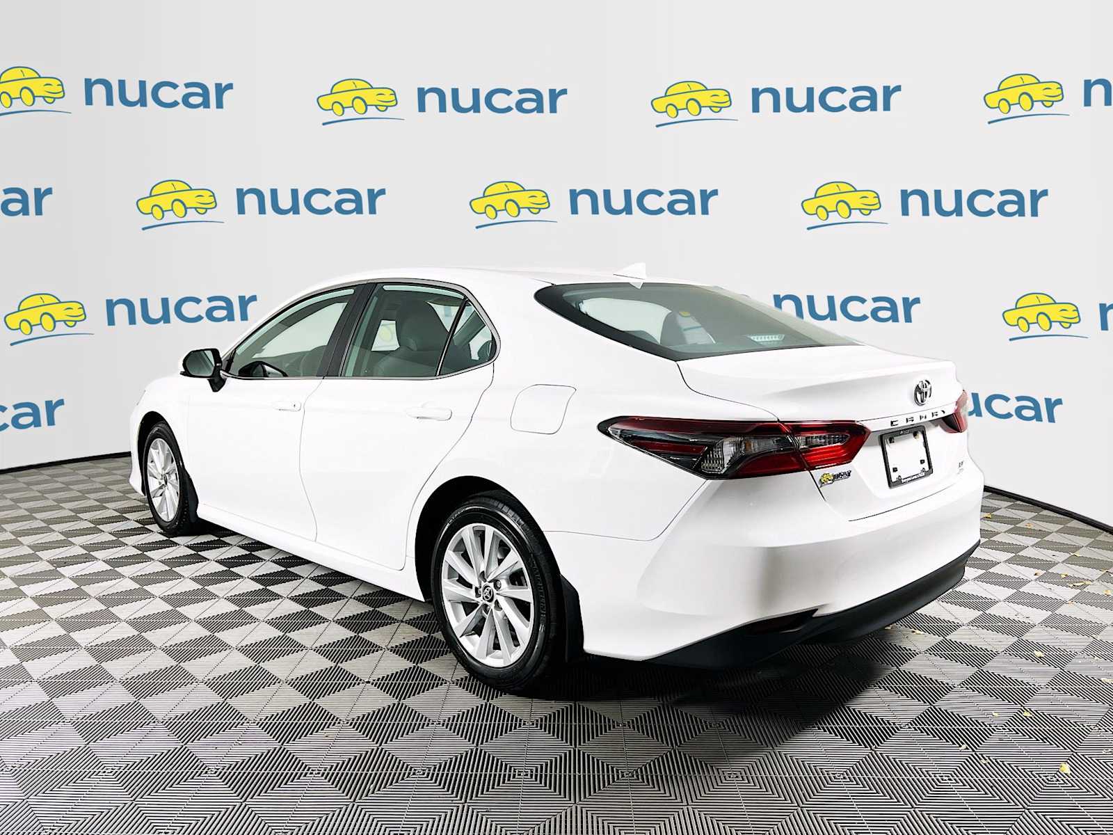 2024 Toyota Camry LE - Photo 5