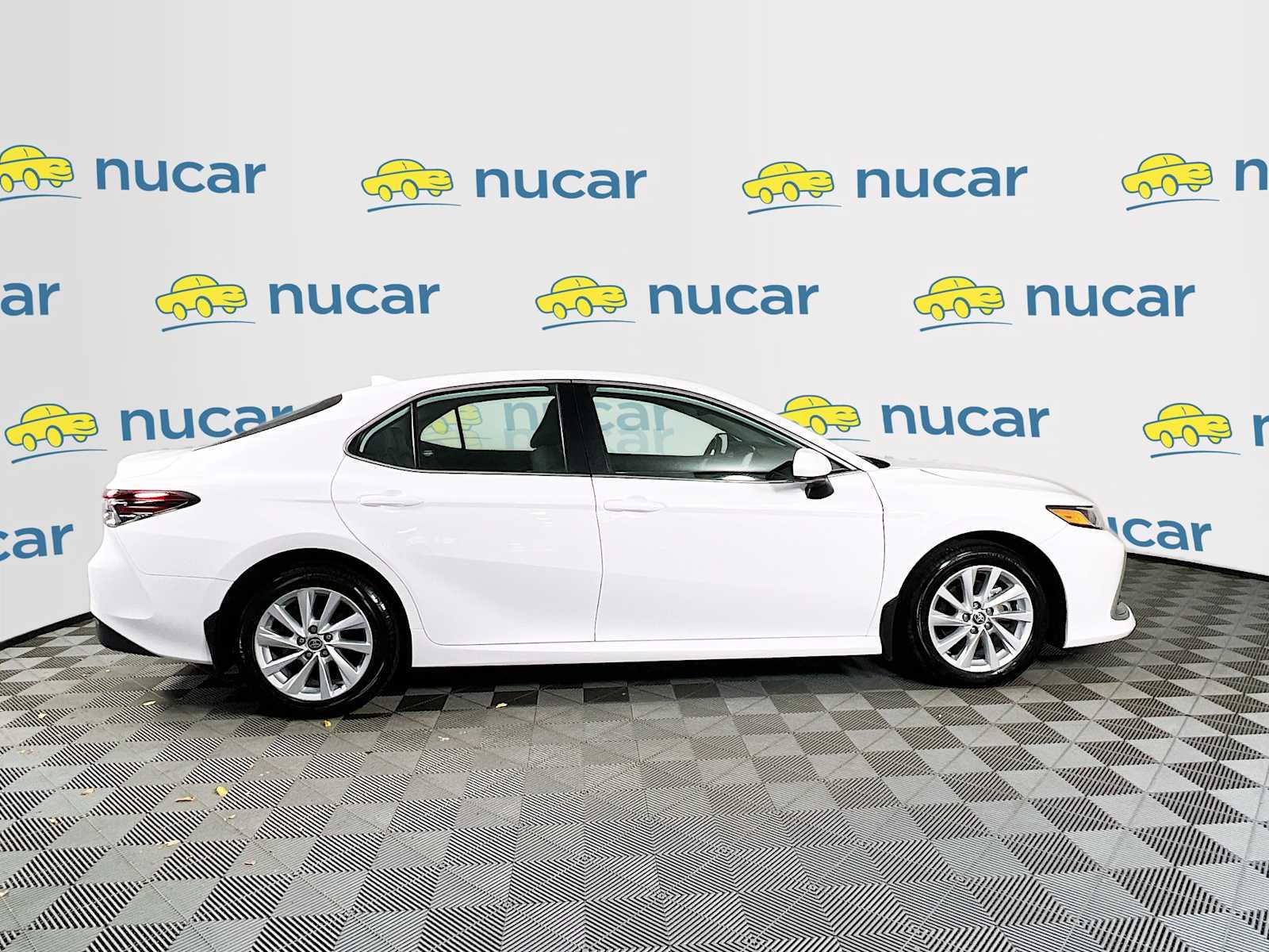 2024 Toyota Camry LE - Photo 8