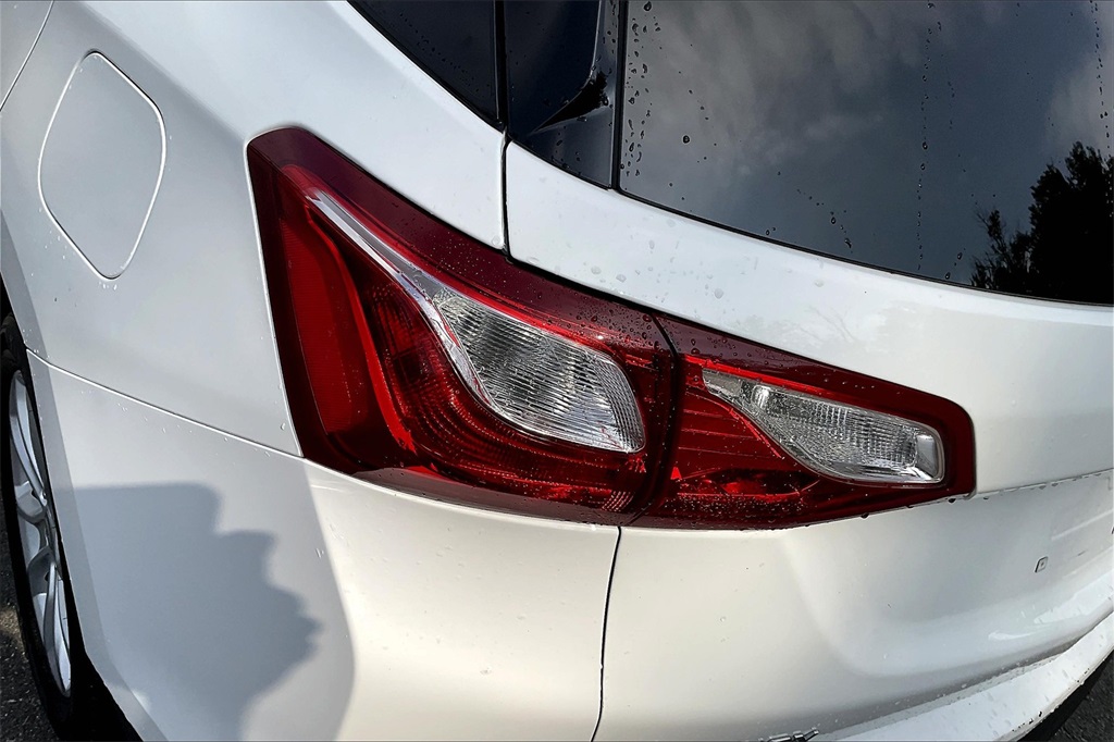 2021 Chevrolet Equinox LS - Photo 31