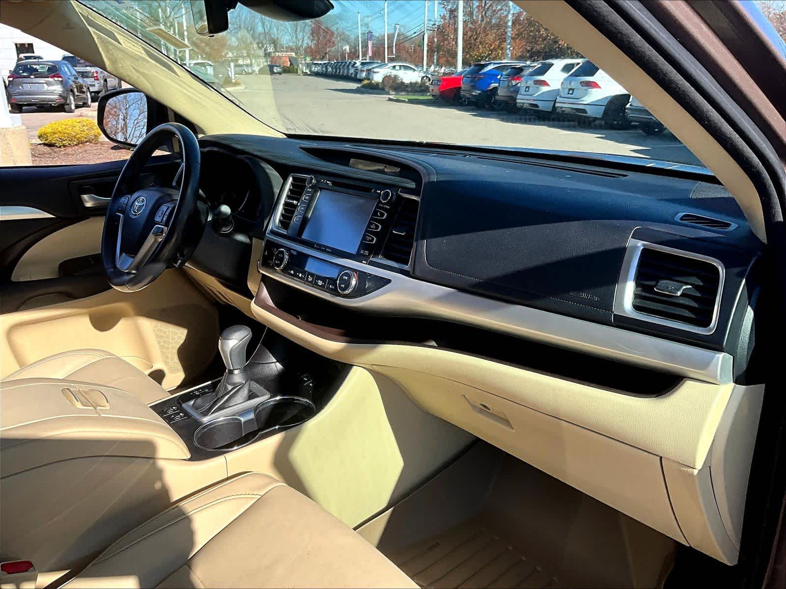 2017 Toyota Highlander XLE - Photo 14