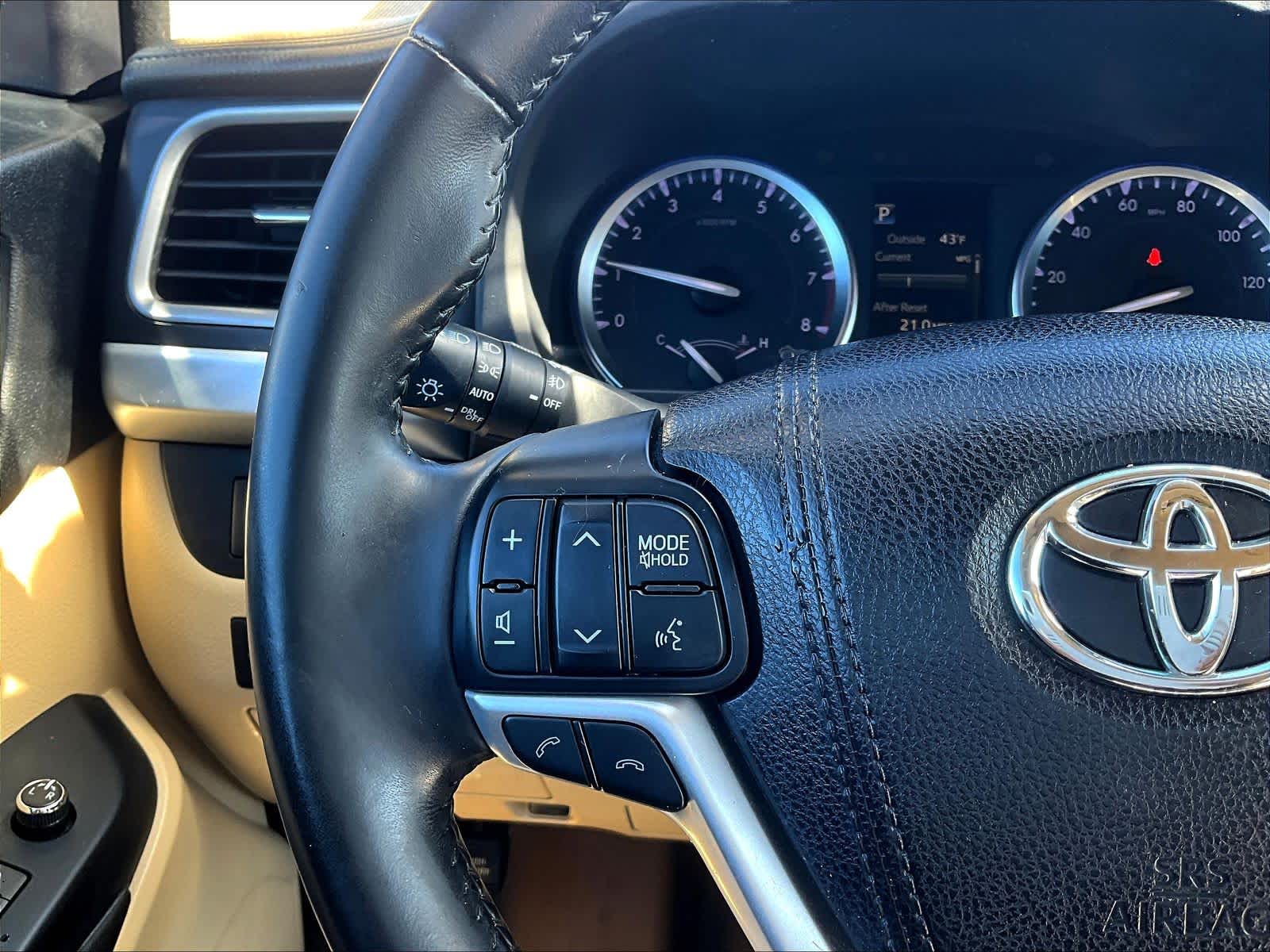 2017 Toyota Highlander XLE - Photo 24