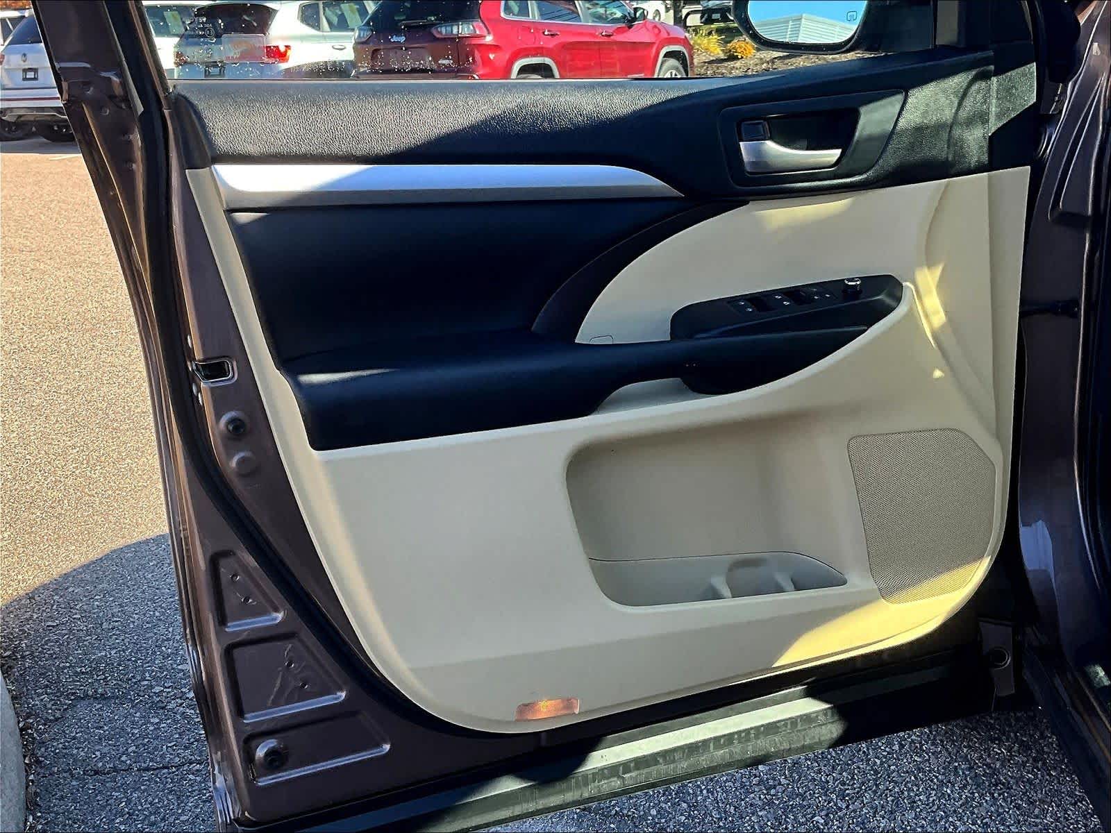 2017 Toyota Highlander XLE - Photo 9