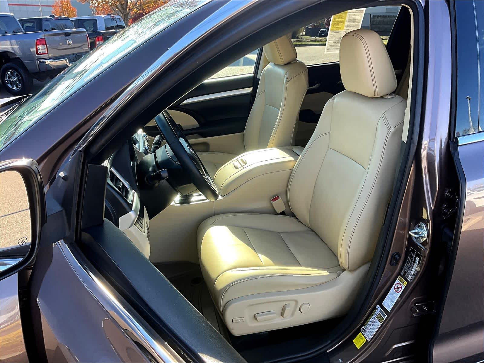 2017 Toyota Highlander XLE - Photo 10