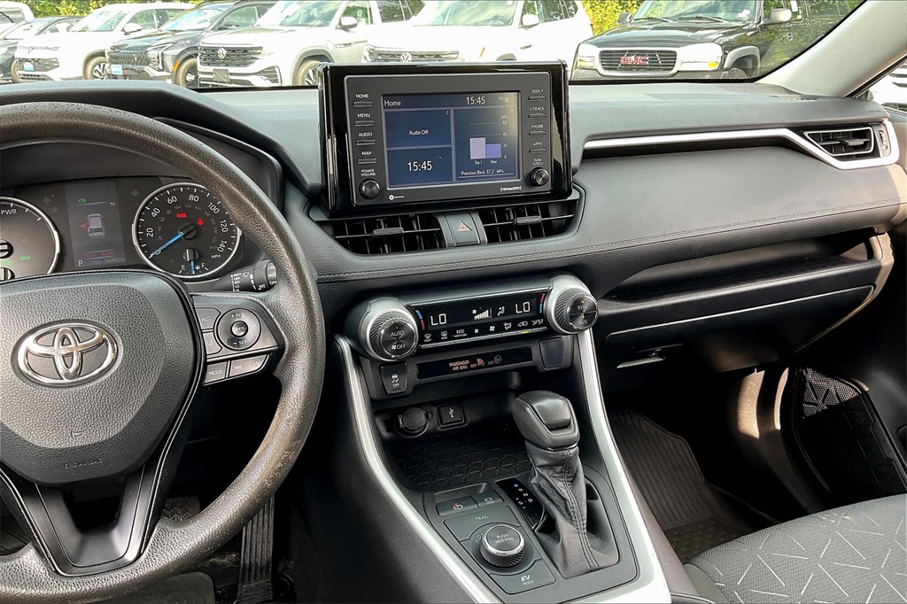 2022 Toyota RAV4 Hybrid XLE - Photo 17