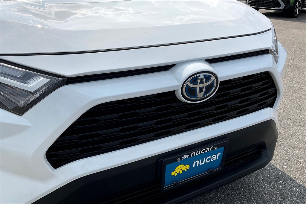 2022 Toyota RAV4 Hybrid XLE - Photo 29