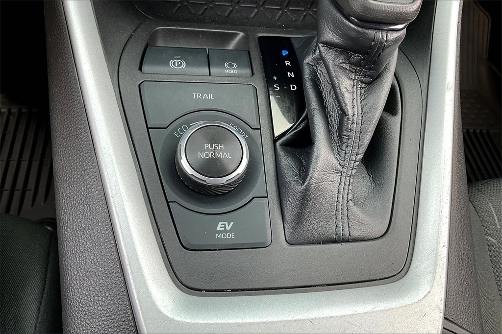 2022 Toyota RAV4 Hybrid XLE - Photo 33
