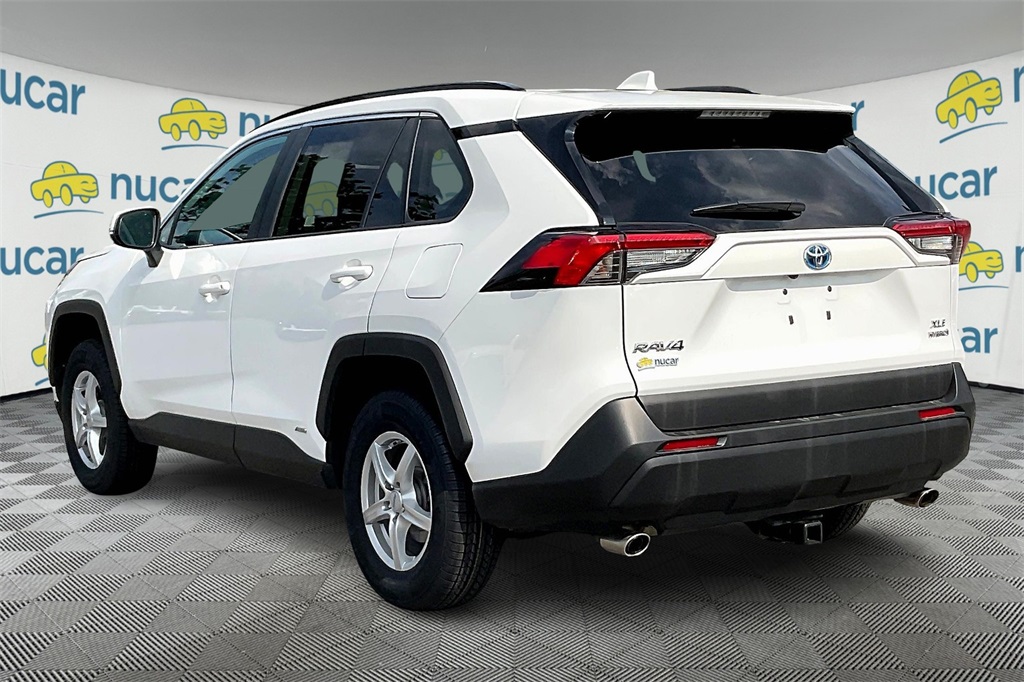 2022 Toyota RAV4 Hybrid XLE - Photo 4