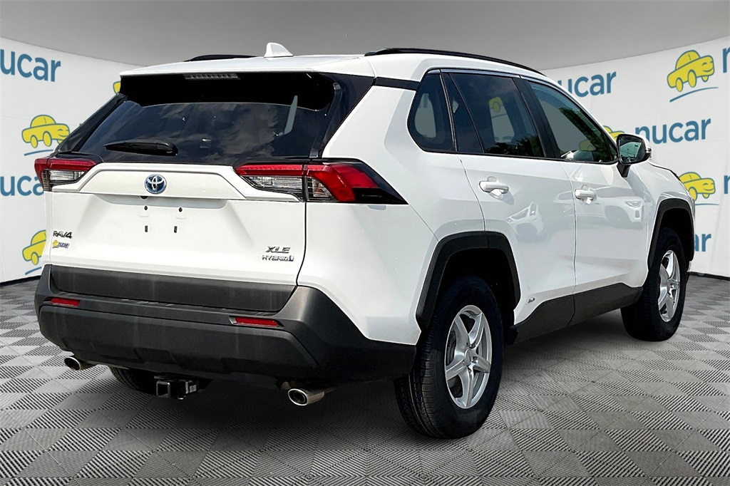 2022 Toyota RAV4 Hybrid XLE - Photo 6