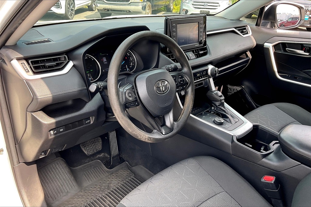 2022 Toyota RAV4 Hybrid XLE - Photo 8