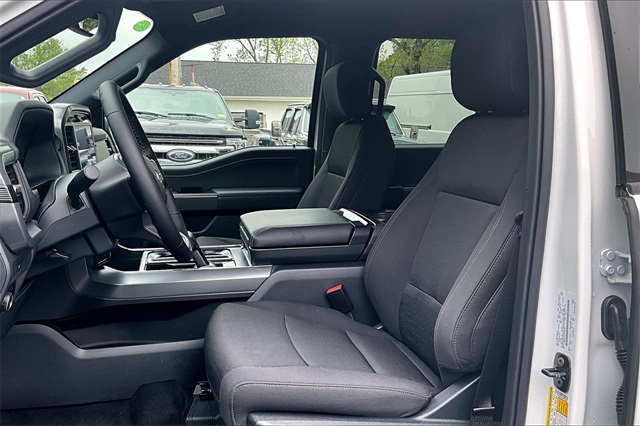 2025 Ford F-150 XLT - Photo 10