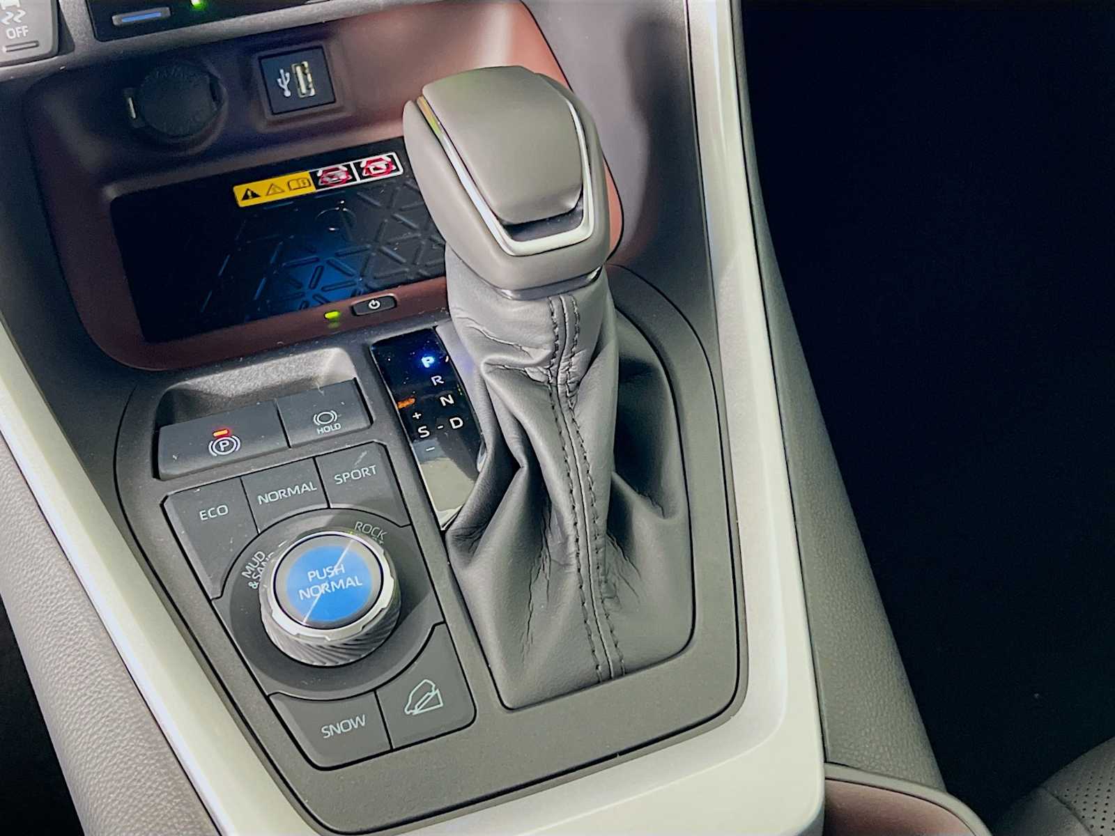 2025 Toyota RAV4 Limited - Photo 11