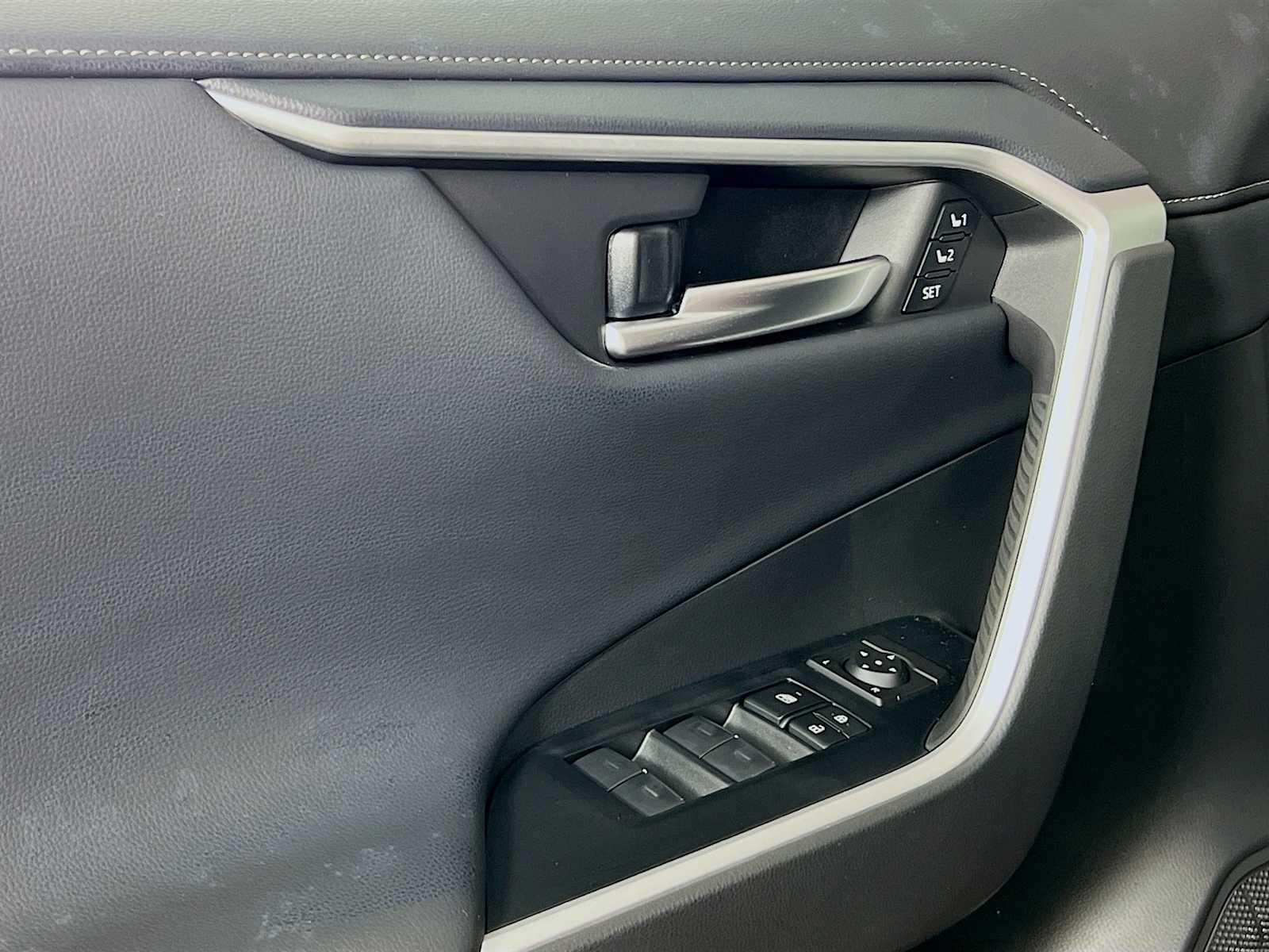 2025 Toyota RAV4 Limited - Photo 16