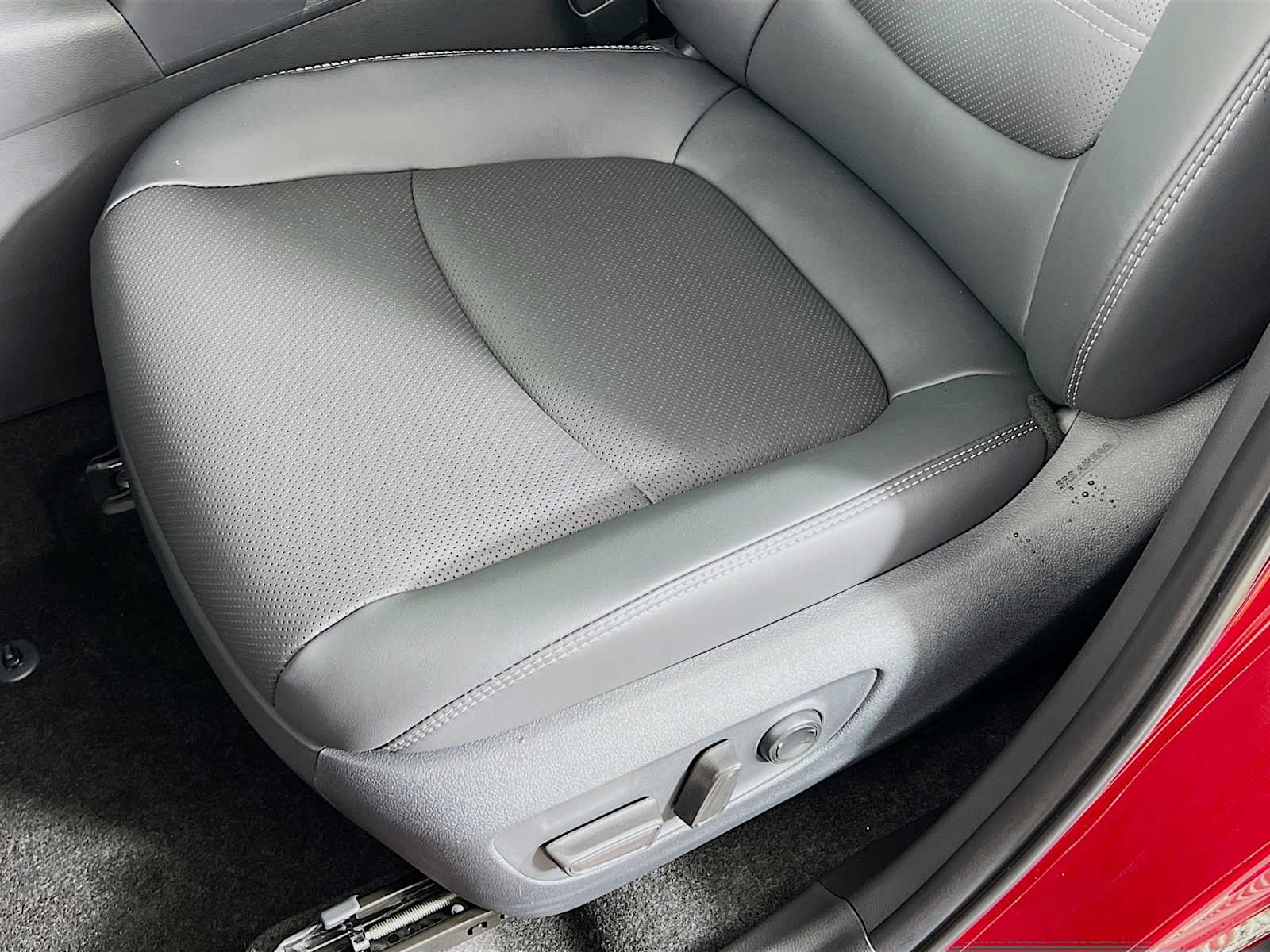 2025 Toyota RAV4 Limited - Photo 17