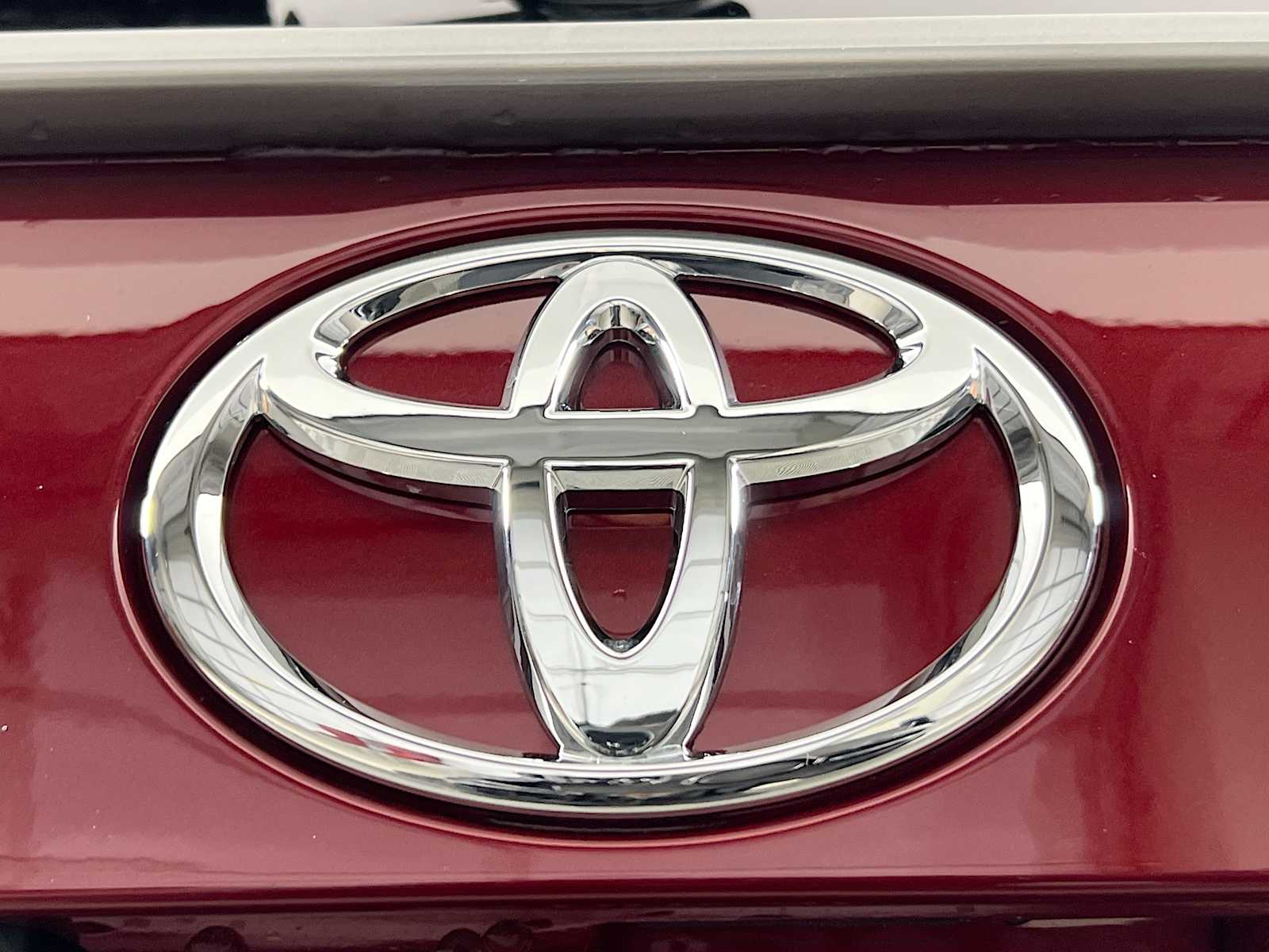 2025 Toyota RAV4 Limited - Photo 18