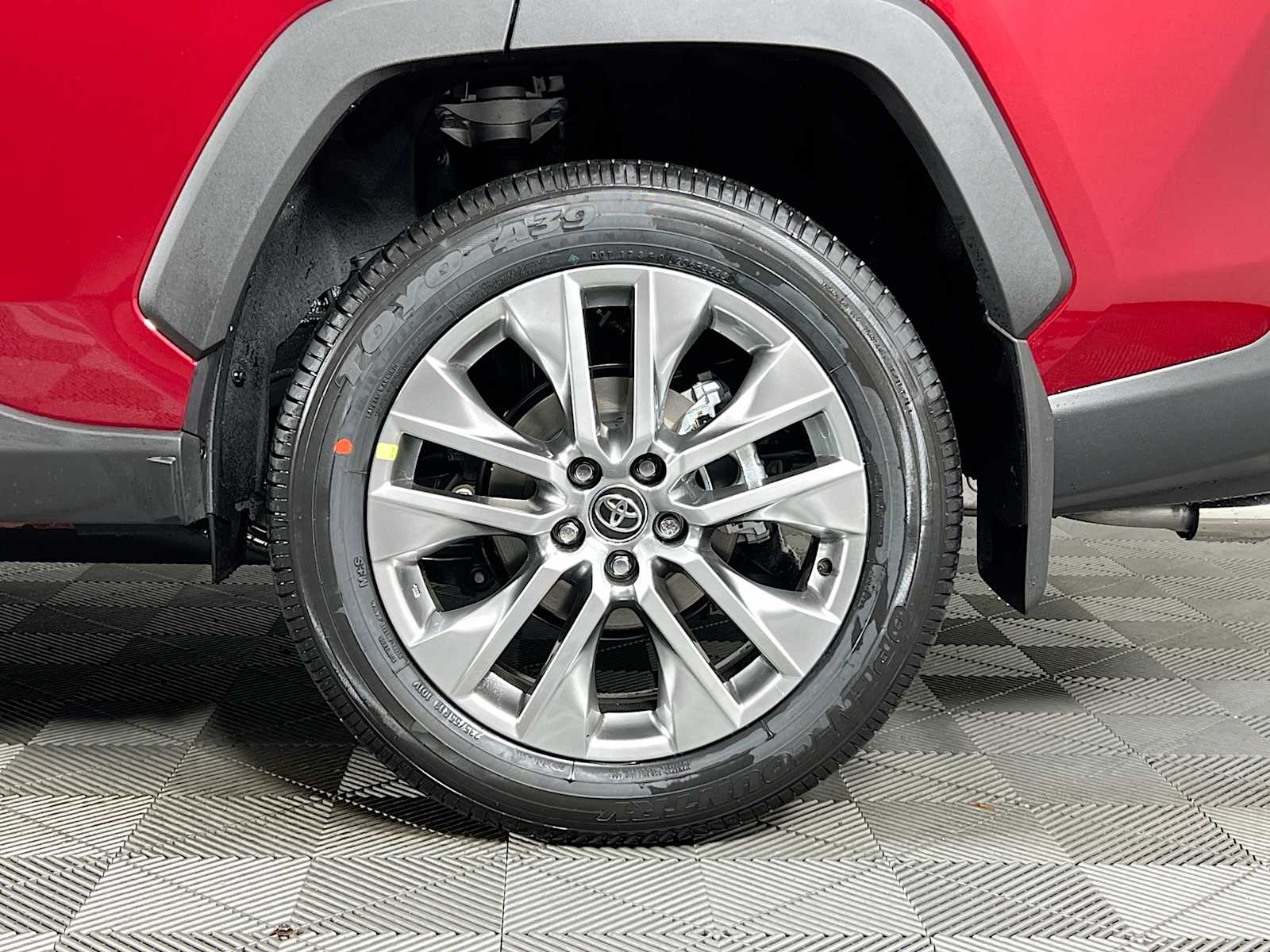 2025 Toyota RAV4 Limited - Photo 19