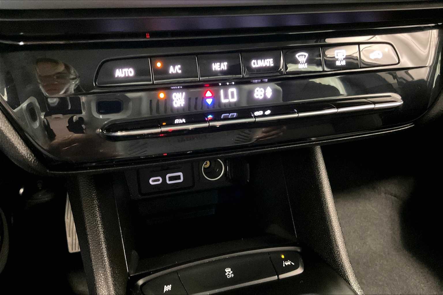 2023 Chevrolet Bolt EV 1LT - Photo 25