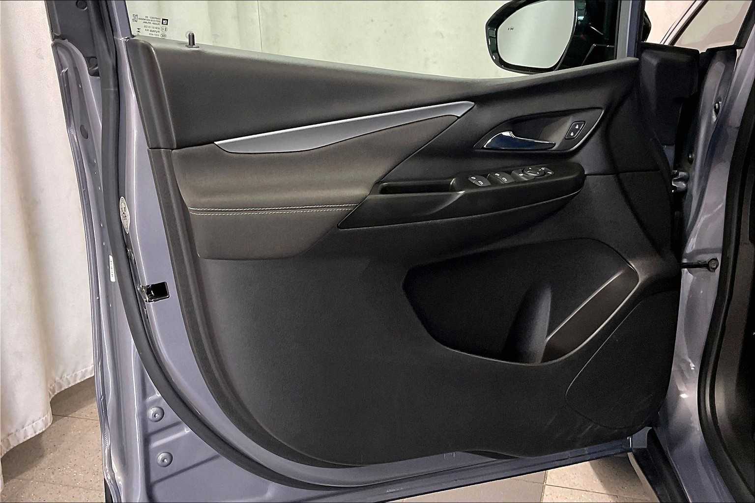 2023 Chevrolet Bolt EV 1LT - Photo 9