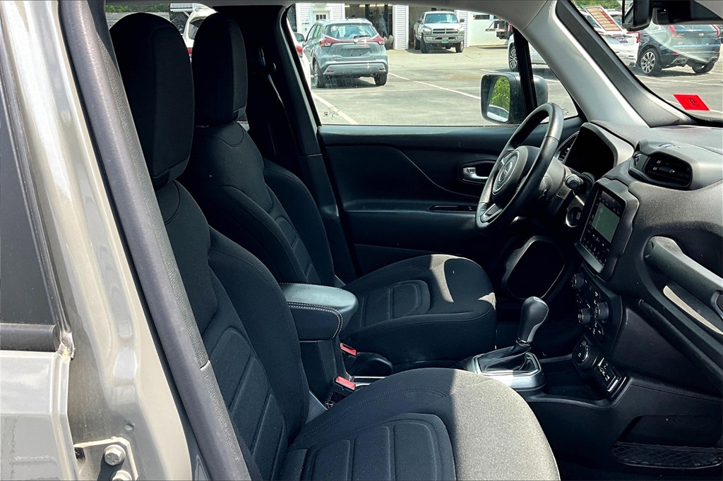 2022 Jeep Renegade Latitude - Photo 11