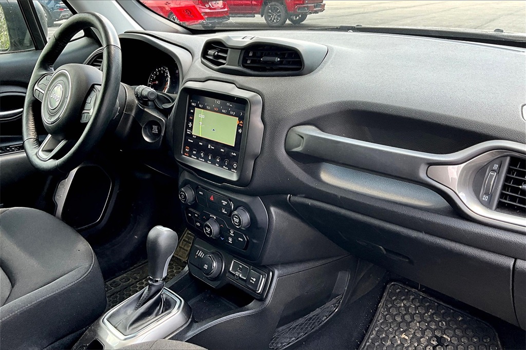 2022 Jeep Renegade Latitude - Photo 14