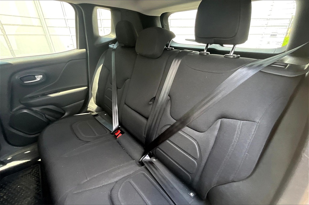 2022 Jeep Renegade Latitude - Photo 15