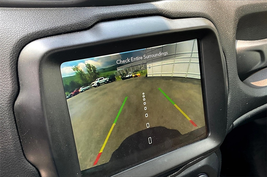 2022 Jeep Renegade Latitude - Photo 19