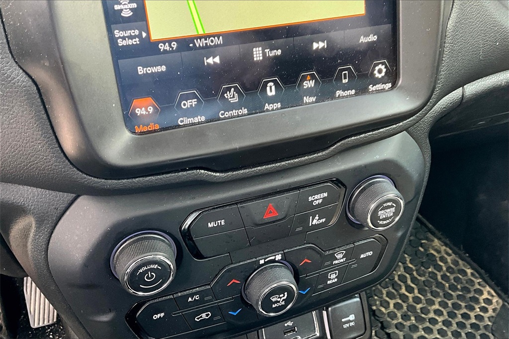 2022 Jeep Renegade Latitude - Photo 25