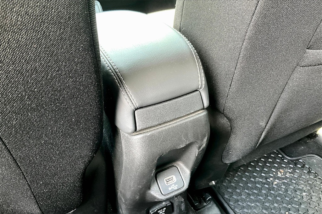 2022 Jeep Renegade Latitude - Photo 27