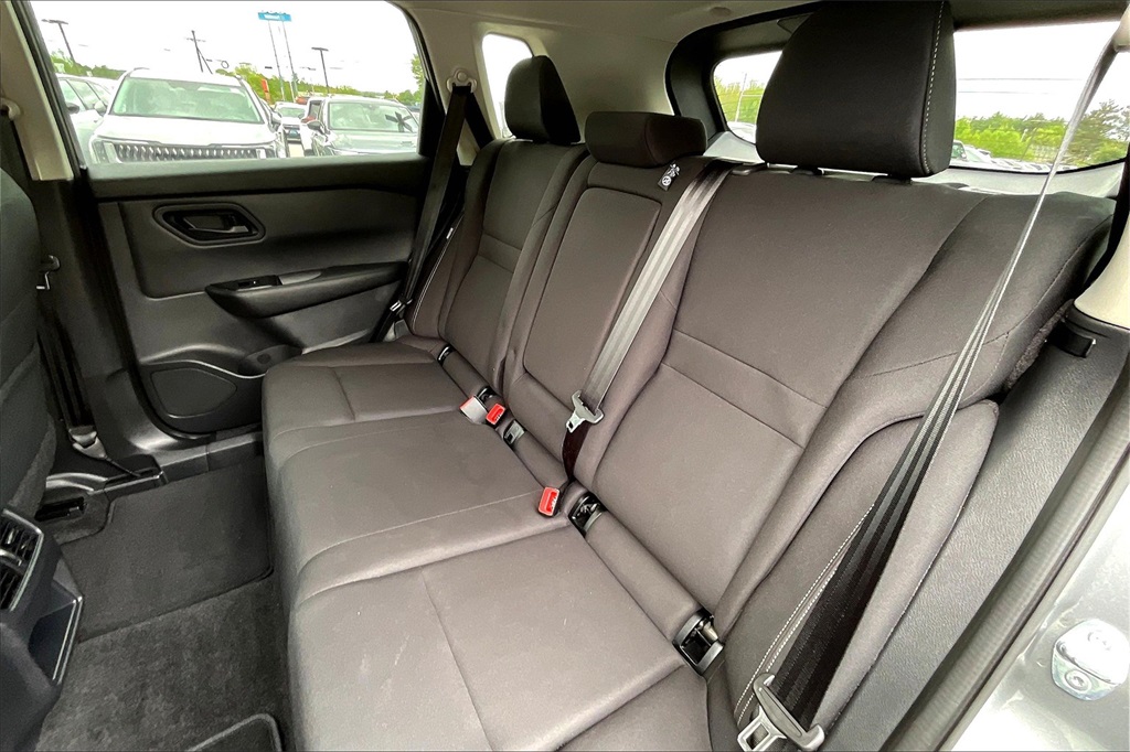 2024 Nissan Rogue S - Photo 14