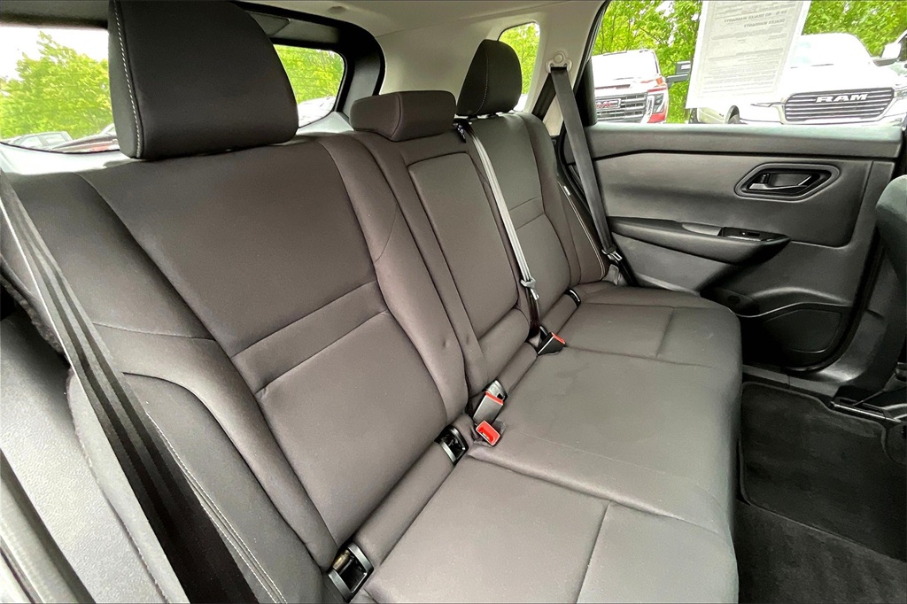 2024 Nissan Rogue S - Photo 15