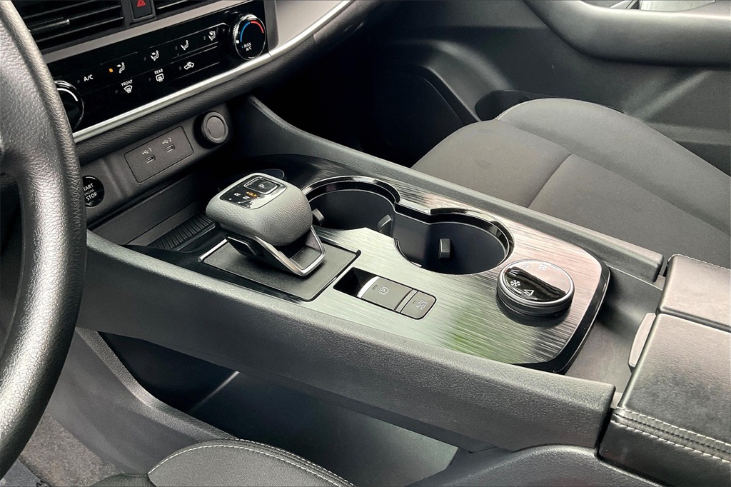 2024 Nissan Rogue S - Photo 19
