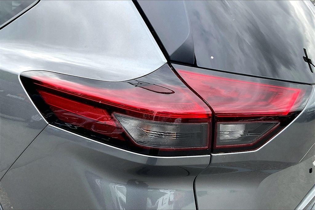 2024 Nissan Rogue S - Photo 28