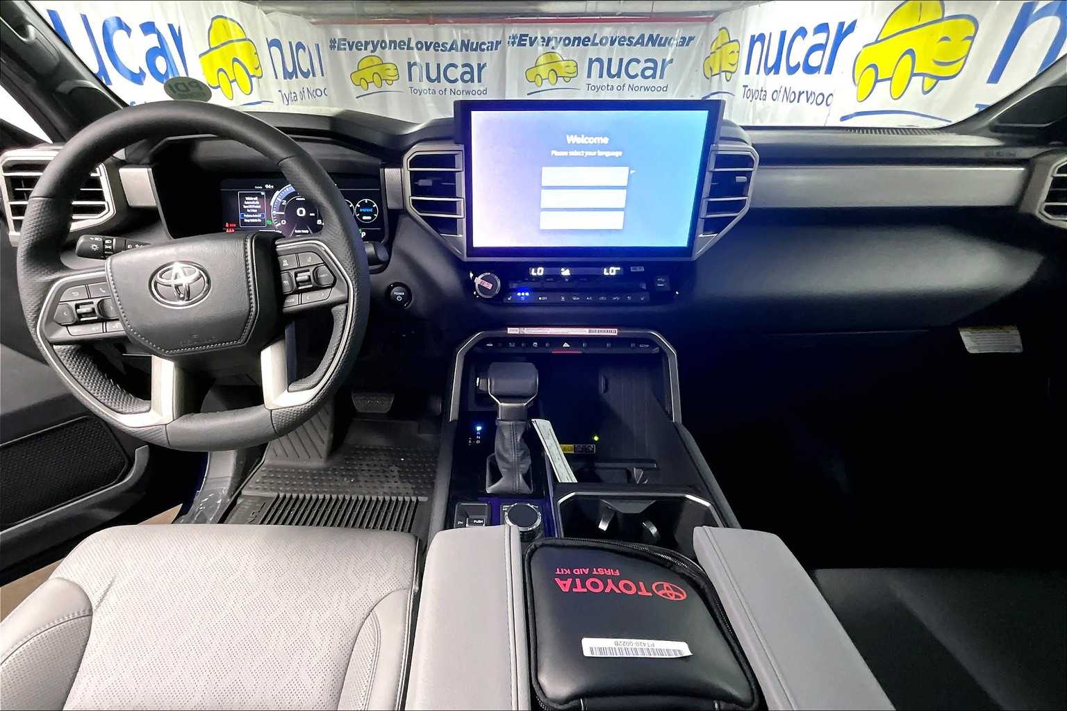 2025 Toyota Tundra Limited Hybrid - Photo 12